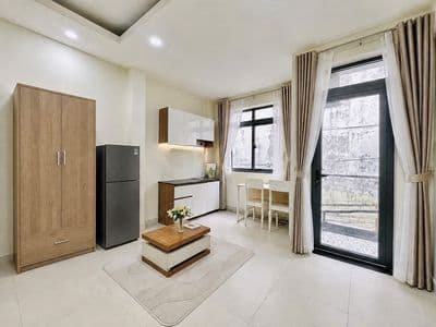 Căn hộ tân bình ban công – ngay lầu 1 – cách sân bay chỉ 200m