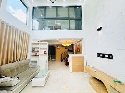 Cho thuê nhà hẻm xe hơi thông full nội thất quang trung