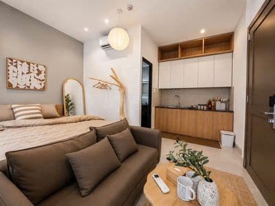 Bán Nhà mới Có thang máy,10PN, 10wc, Gần Quận 1