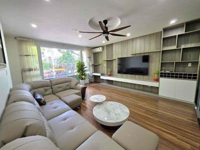 Cho thuê nhà vừa ở vừa kd mt tiểu la có thang máy