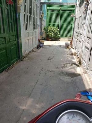 Nhà 1 lầu, 2PN gần chợ hiệp thành