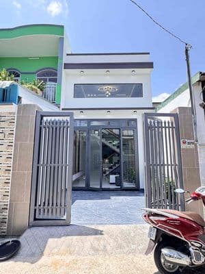Bán nhà 4m x 19m đúc lửng 3 pn đường 5m