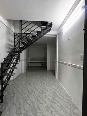 Cho thuê nhà hẻm dht 02. 3 x 10m. 1 lầu. 2pn. 2wc. giá 5tr