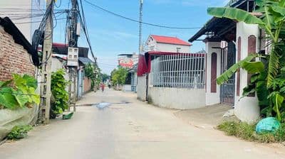 Bán 130m2 đất thổ cư đường 6m