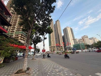 Mặt tiền phạm văn đồng sát biển