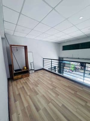 Nhà 2,5 tầng full mặt tiền bàu hạc, gần hàm nghi