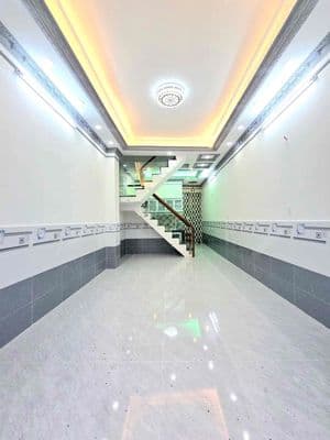 nhà chính chủ 1 lầu , 4 phòng ngủ có phòng ngủ dưới đất