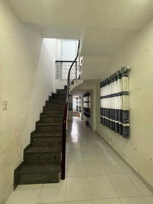 Cho thuê nhà 1 trệt 2 lầu - Phan Xích Long P3 PN