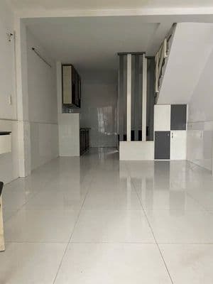 Sân để xe Nhà thuê Gò Vấp 2PN Thống Nhất Phường 15 giá 7,5 triệu