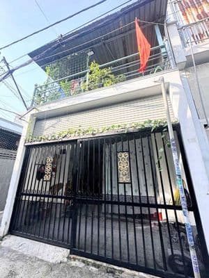 Hàng hiếm khó tìm _hơn 2 tỷ có ngay nhà 2 tầng 3 pn _diện tích to