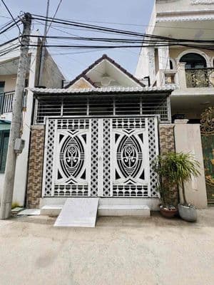 Nhà nguyên căn 4,2x18m 02phòng sẵn nội thất lộ ô tô gần BV Nhi Mới