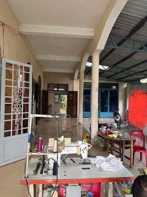 cho thuê nhà rộng rãi 250m2 mặt tiền kênh 5p ngủ sạch sẽ ở ngay giá rẻ