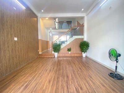 Cho thuê nhà 3 tầng mặt tiền đường Lê Thiệt