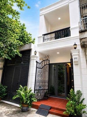 Ngay Hoàng Văn Thụ - Chiến Thắng 1/ -Hẻm 4M 2Tầng 50m2 chỉ hơn 6ty .