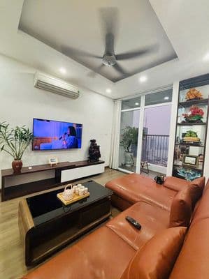 Cần cho thuê căn hộ A10 NAM TRUNG YÊN, 100m2, 3 ngủ