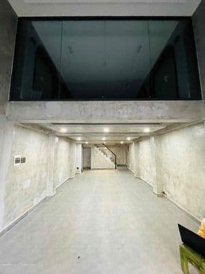 Cho thuê nhà mặt tiền 42 trịnh văn cấn, quận 1