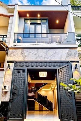 Nhà 1 trệt 1 lầu trong KDC cũ Tân Uyên, Bình Dương giá 1tỷ880 còn TL