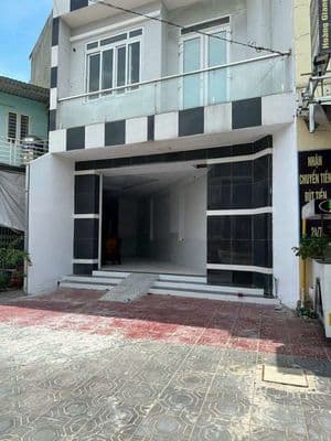 nhà lầu mặt tiền đường hoàng hoa thám