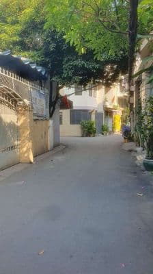 Nhỉnh 6 tỷ (tl) – 46m2 (4,25 x 10m), nở hậu 5m– 4 tầng