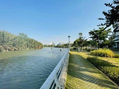 Bán lô đất Đối diện sân vận động Q7 . Giá :7.2 tỷ