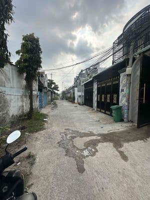 cần bán nhà mới 100% đã hoàn công