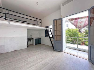 Cho thuê Duplex ban công lớn_NT cơ bản_Hẻm xe hơi gần ĐH Kiến Trúc