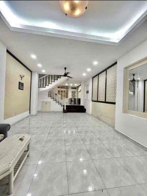 Nhà 1 Trệt 3 Lầu 4PN 5x18m Mặt Tiền Đường Số KDC Phạm Hữu Lầu Q.7