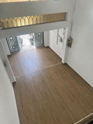 Nhà hẻm te tải đầu đường lê văn phan- mới sữa giá siêu rẻ