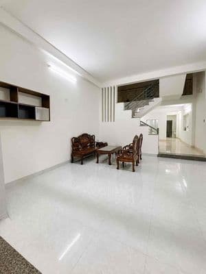 Cho thuê nhà mặt tiền đường 7.5m gần chợ Cẩm Lệ 12tr