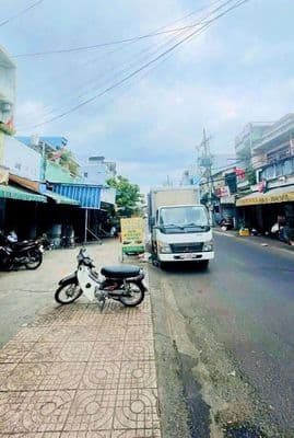 Mặt Tiền 4 Tầng Có Lề 6M Giao Minh Phụng