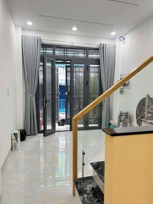 Cho thuê nhà nguyên căn 4 phòng ngủ 4 máy lạnh hẻm xe hơi