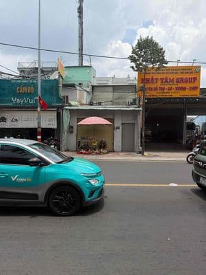 Bán nhà mặt tiền đường Phạm Hùng 6x20 lầu sân thượng