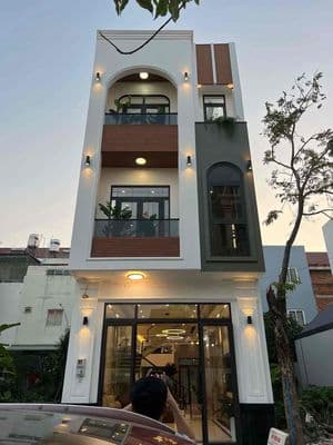 Bán Nhà Gấp Ngay Trung Tâm