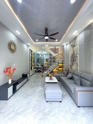 Nhà đẹp 2 tầng gần E mart - 50m² HXH - 3PN - nhỉnh 6 tỷ