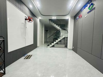Cho thuê nhà 3 tầng MT đường 10m5 NGUYỄN CÔNG HÃNG