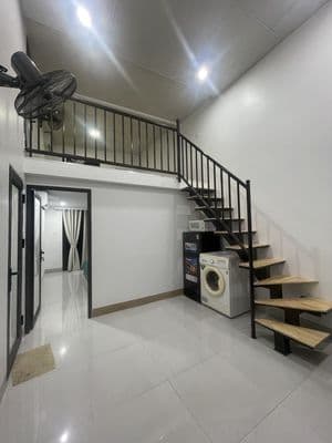 Cho thuê nhà nguyên căn nguyên hồng 40m2- 2pn2wc sân rộng, ô tô đỗ