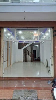 Cho thuê nhà 3 tầng mặt tiền gần chợ đầu mối gần xô viết nghệ tĩnh