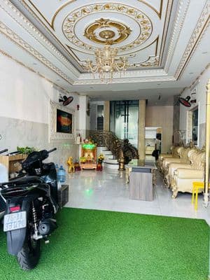 Cho thuê nguyên toà nhà 6 tầng MT Nguyễn Phước Lan- Hoà Xuân 35tr