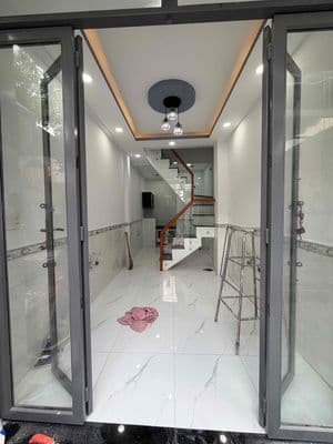 nhà bán ra đường lớn vài bước chân hẻm trc nhà 3m