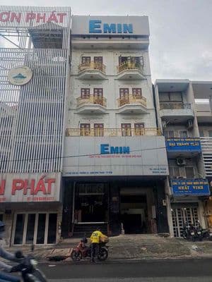 Cho thuê toà nhà ngay trung tâm bình thạnh
