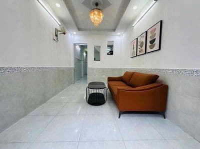Nhà 2 tầng đối diện Vạn Phúc City, sổ hoàn công.