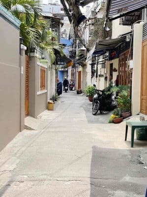 HƠN 3 TỶ XÍU | TÂN SƠN NHÌ | 4x10M Nhà 2 tầng, mới đẹp, vào ở nga