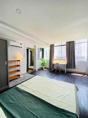 Studio full kính cửa sổ tách bếp gần phú mỹ hưng tiện về các trường đh