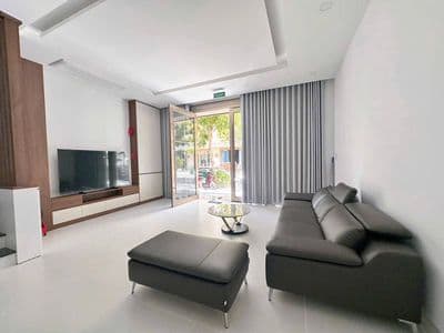 Nhà 4 Phòng Ngủ Có Thang Máy Khu Regal Pavillon | D722