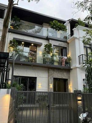 Cho thuê biệt thự phú mỹ hưng quận 7 4pn+4wc full nt 95 triệu/ tháng