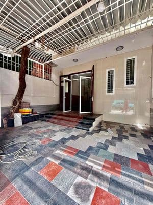 Bán nhà mặt tiền đường chiều ngang rộng
