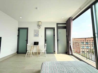 Studio đẹp 28m2 siêu thoáng mát - bancol cửa sổ trời - trống sẵn