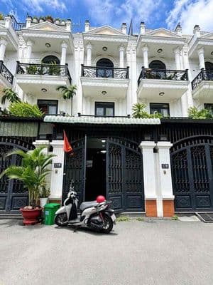 nhà đẹp - sát UBND Phường An Phú Đông- cần gả gấp