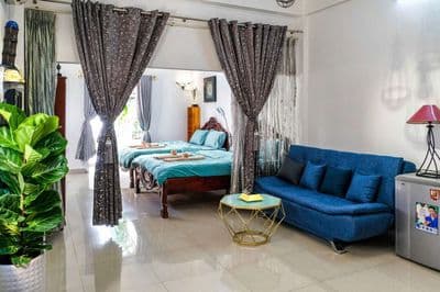Căn hộ lầu 2, có thang máy ngay chợ Bến Thành. giá chỉ 16tr