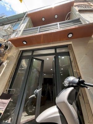Trung tâm quận 1 - nhà mới 3 tầng đúc (2pn 3wc) - giá chỉ 5 tỷ nhỉnh